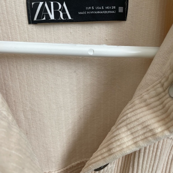 Cream corduroy Zara button down shacket - Picture 2 of 3